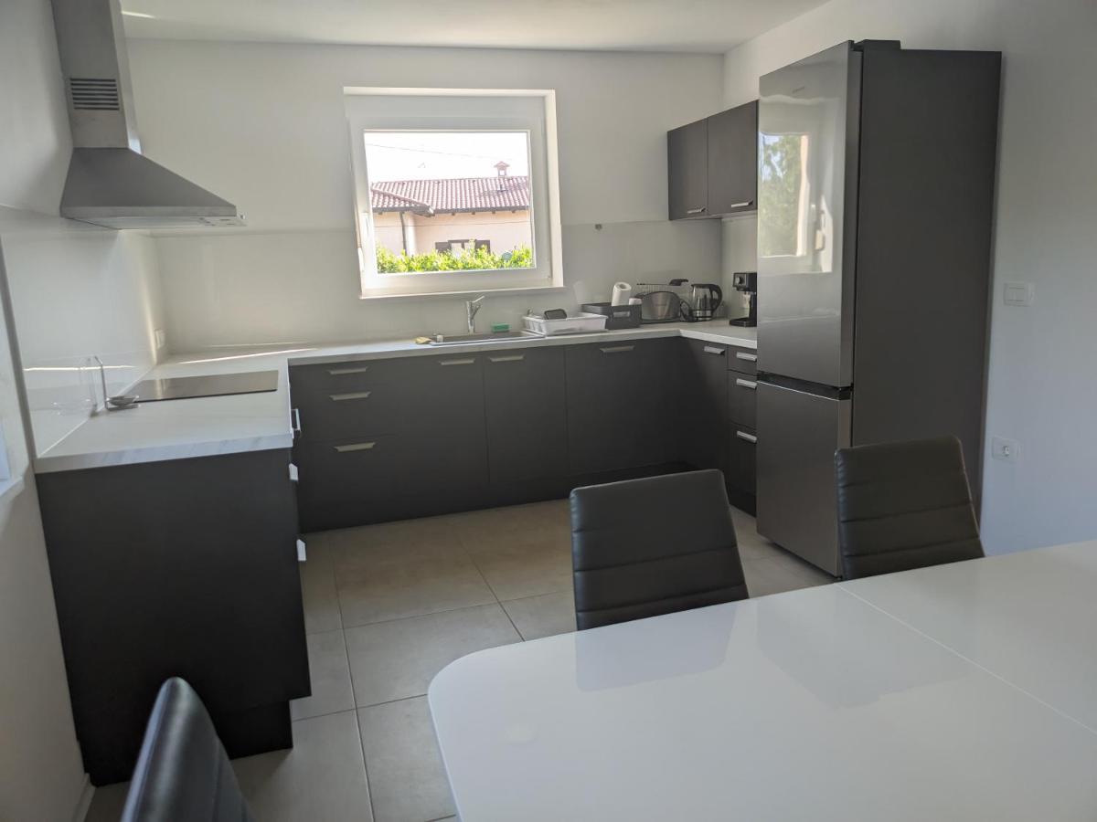 Pocitniska Hisa Hum Holiday home Kojsko