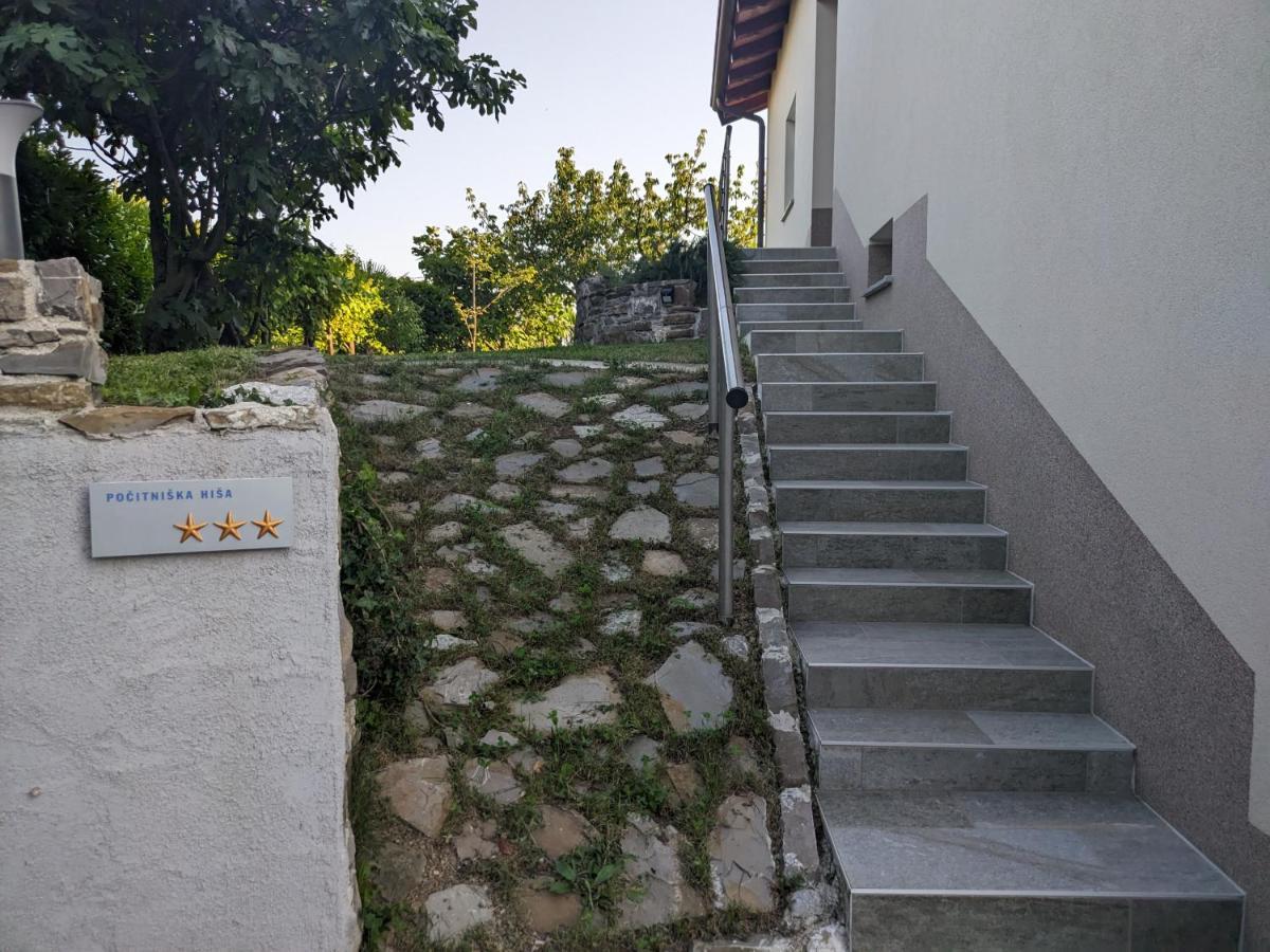 Pocitniska Hisa Hum Holiday home *